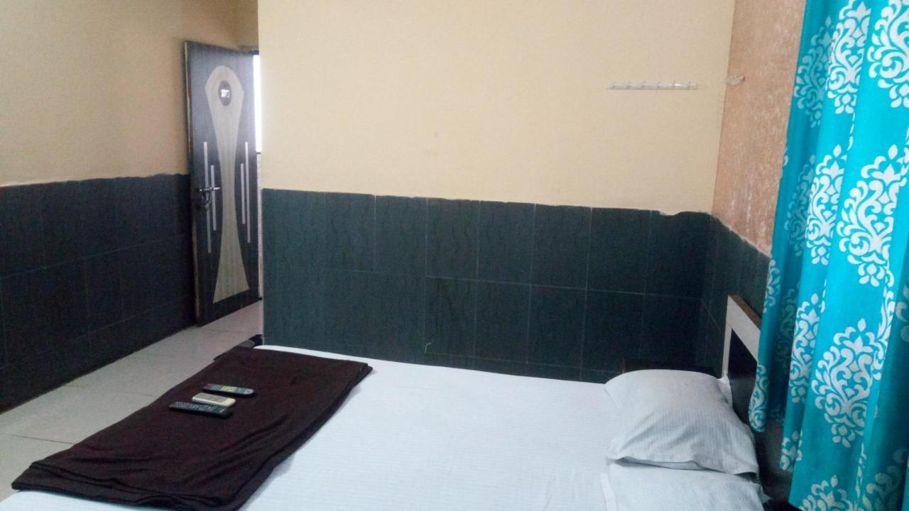 Hotel Sarang Lodge Panvel Exterior foto